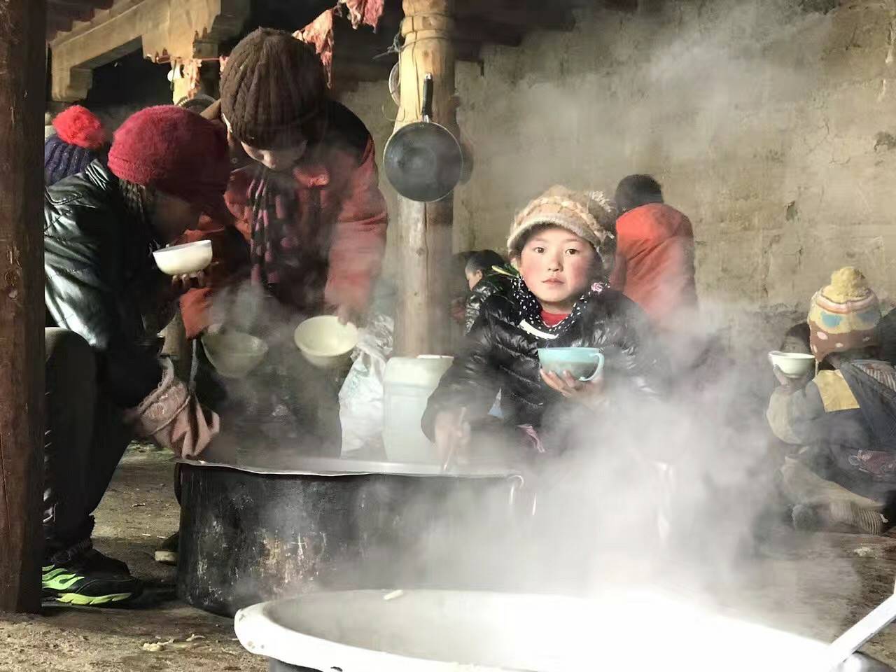 开云体育平台官方网站-开云体育(中国)公益回顾丨家国同欢月同圆 温暖满载甘孜州(图10)